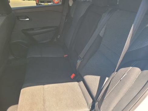 Certified 2023 Nissan Rogue SV FWD image 15