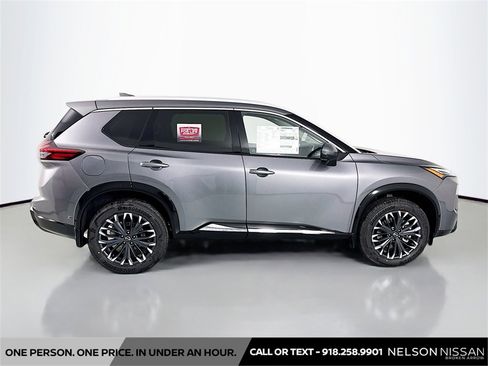 New 2026 Nissan Rogue Platinum image 4