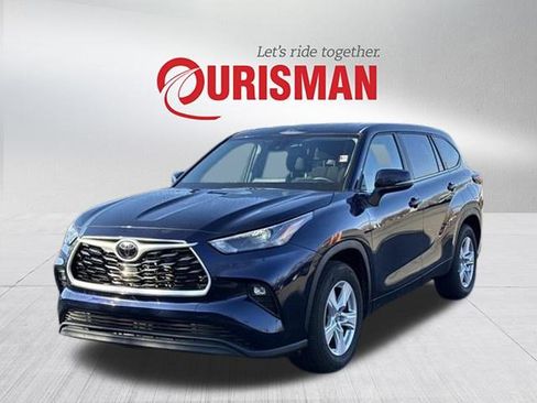 Used 2025 Toyota Highlander LE image 5