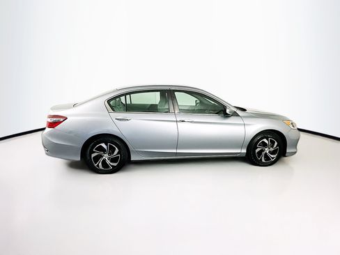 Used 2017 Honda Accord LX image 10