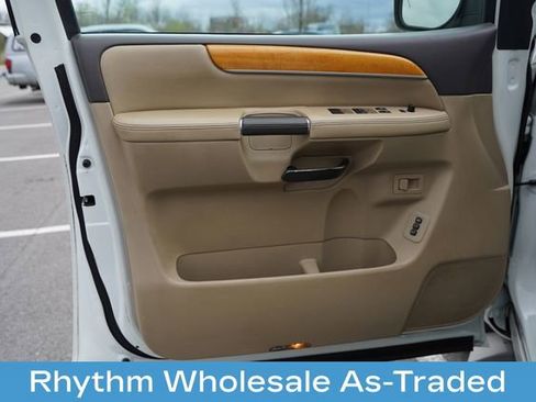 Used 2014 Nissan Armada Platinum w/ Platinum Reserve Package RWD image 12