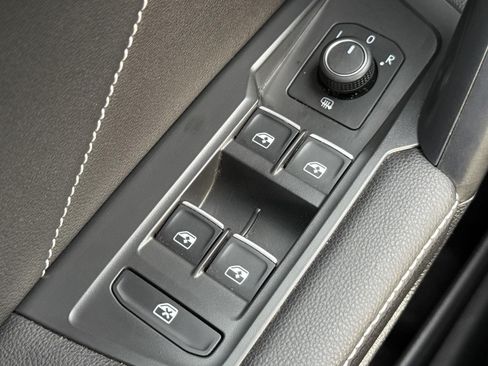 Used 2022 Volkswagen Tiguan SE R-Line AWD/4WD image 22