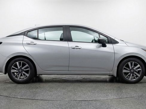 Used 2025 Nissan Versa SV image 11
