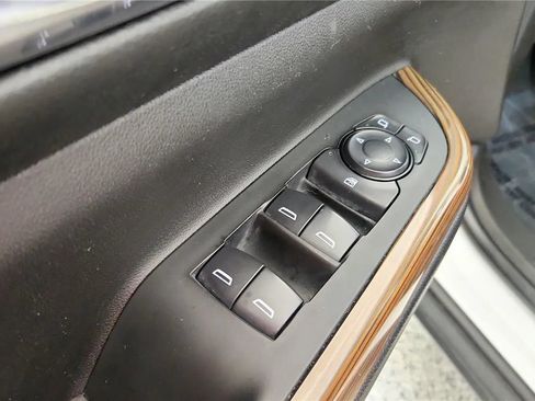 Used 2017 GMC Acadia SLE FWD image 29