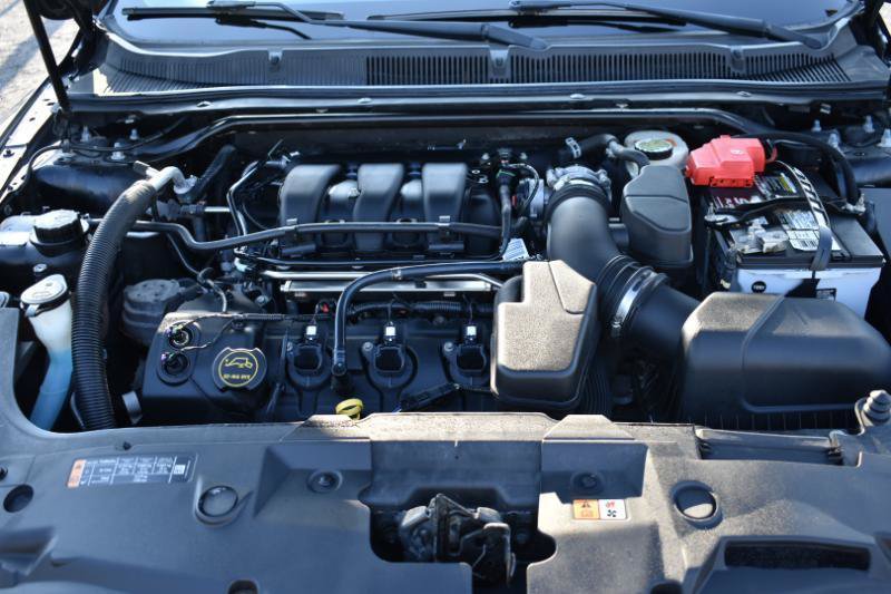 Used 2016 Ford Taurus SEL w/ Equipment Group 201A FWD image 9