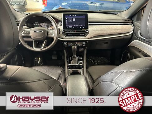 Used 2024 Jeep Compass Latitude AWD/4WD image 12