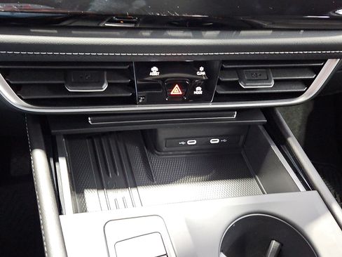 New 2026 Volkswagen Atlas Cross Sport SE image 15