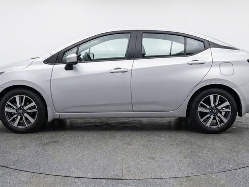 Used 2025 Nissan Versa SV FWD image 5