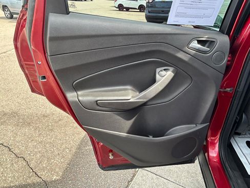 Used 2017 Ford Escape Titanium w/ Canadian Touring Package AWD/4WD image 13