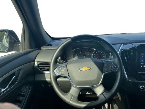 Used 2023 Chevrolet Traverse LT FWD image 12