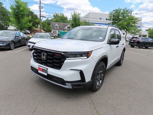 New 2025 Honda Pilot TrailSport image 1