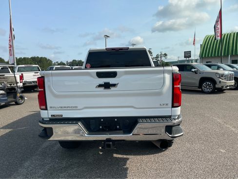 Used 2024 Chevrolet Silverado 2500 LTZ w/ LTZ Convenience Package AWD/4WD image 11