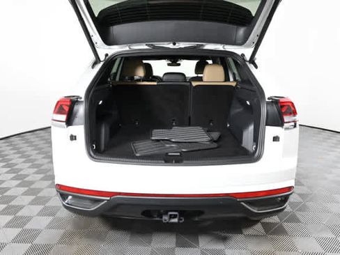 Used 2024 Volkswagen Atlas Cross Sport SE w/ Black Wheel Package AWD/4WD image 9