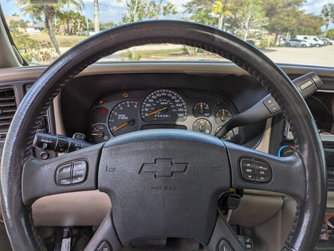 Used 2006 Chevrolet Silverado 3500 LT w/ Onstar Plus Package AWD/4WD image 25