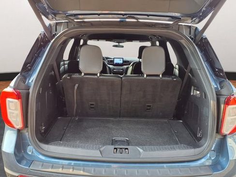Used 2020 Ford Explorer XLT w/ Equipment Group 202A AWD/4WD image 22