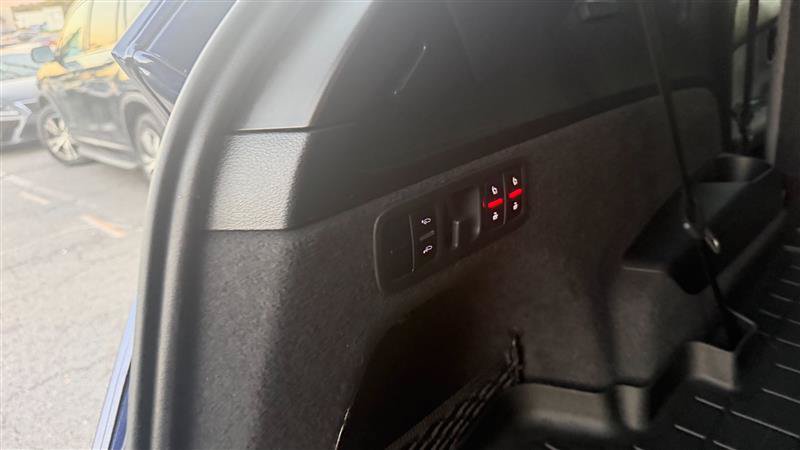 Used 2021 Audi SQ7 Premium Plus w/ Driver Assistance Package AWD/4WD image 19