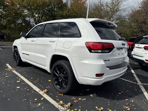 Certified 2021 Jeep Grand Cherokee Laredo X image 5