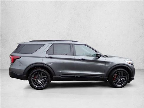 New 2026 Ford Explorer ST-Line w/ ST-Line Street Pack AWD/4WD image 5