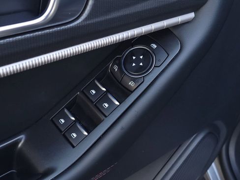 Used 2025 Ford Explorer ST-Line image 11