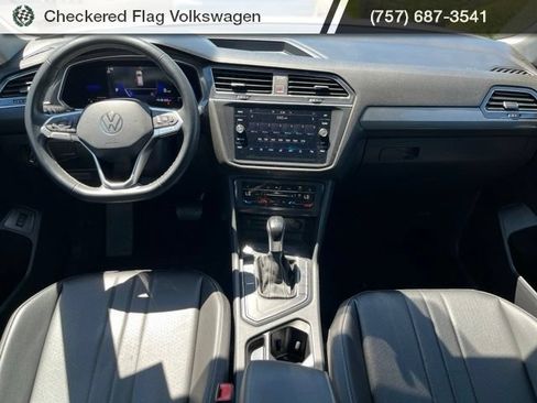 Used 2022 Volkswagen Tiguan SE FWD image 28