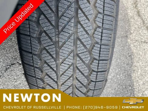 Used 2022 Toyota Highlander LE AWD/4WD image 47