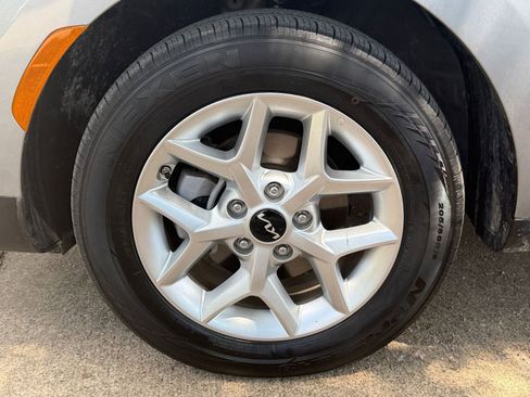 Used 2025 Nissan Sentra SV FWD image 30