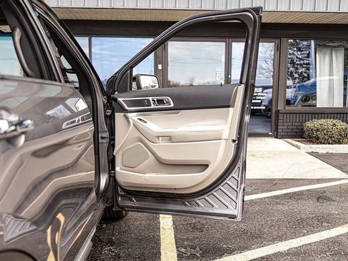 Used 2011 Ford Explorer XLT w/ 202A Rapid Spec Order Code image 41