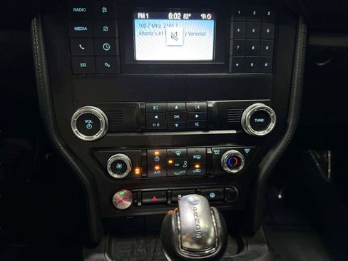 Used 2020 Ford Mustang Coupe RWD image 28