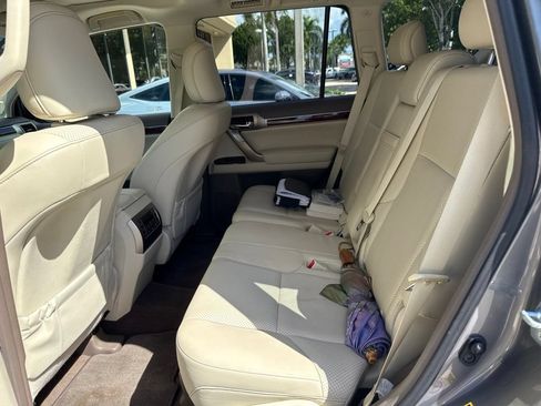 Used 2010 Lexus GX 460 w/ Comfort Plus Pkg AWD/4WD image 6