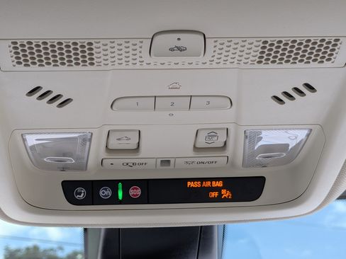 Certified 2022 Cadillac XT5 Premium Luxury FWD image 32
