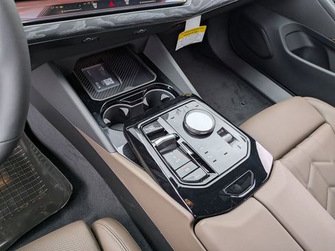 New 2026 BMW 530i xDrive w/ M Sport Package image 14