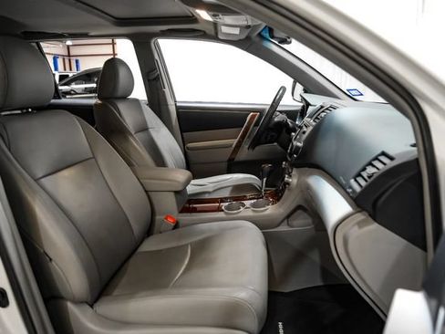 Used 2013 Toyota Highlander Limited FWD image 36