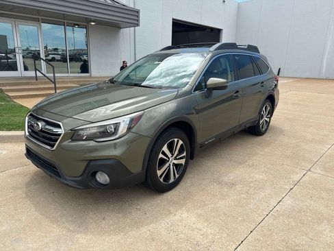 Used 2019 Subaru Outback 2.5i Limited w/ Protection Package #1 AWD/4WD image 3