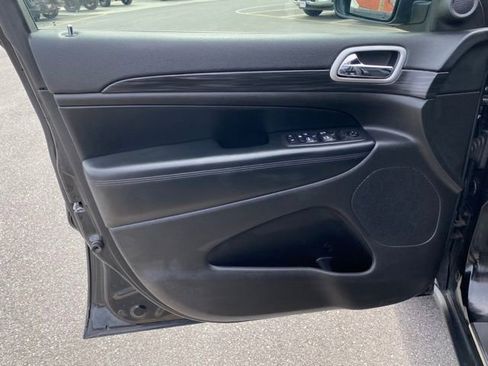 Used 2020 Jeep Grand Cherokee Laredo w/ Quick Order Package 2BN North image 11