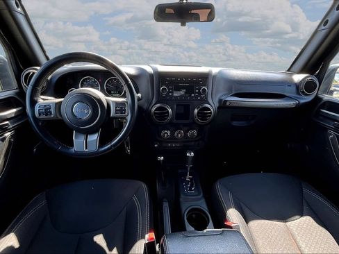 Used 2018 Jeep Wrangler Unlimited Sport AWD/4WD image 7