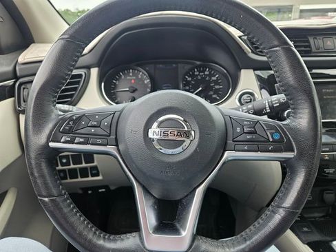 Used 2019 Nissan Rogue Sport SL w/ Premium Package image 9