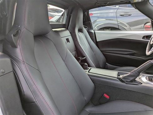 Used 2019 MAZDA MX-5 Miata RF Grand Touring image 12