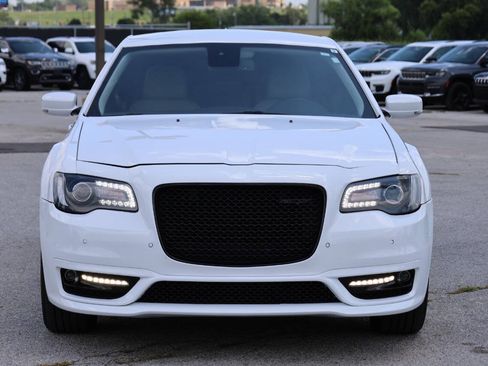 Used 2022 Chrysler 300 Touring L AWD/4WD image 5