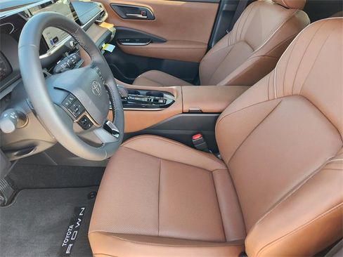 New 2025 Toyota Crown Signia Limited image 9