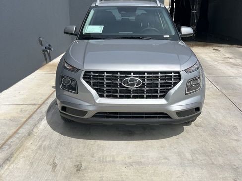New 2026 Hyundai Venue SEL FWD image 2