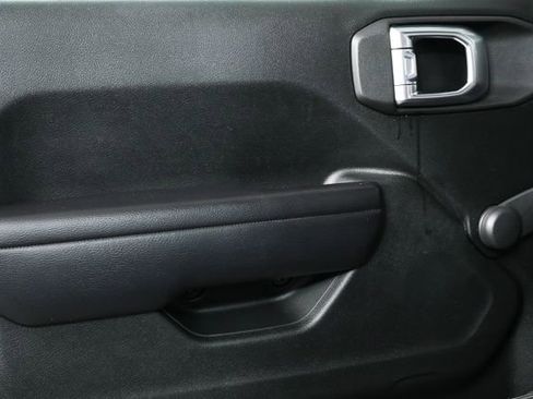 Used 2020 Jeep Wrangler Sport AWD/4WD image 7