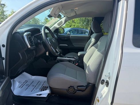 Certified 2022 Toyota Tacoma SR5 w/ SR5 Appearance Package (SM) AWD/4WD image 12