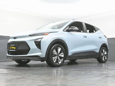 Used 2022 Chevrolet Bolt EUV LT w/ Convenience Package image 53