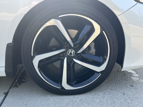 Used 2021 Honda Accord Sport image 11