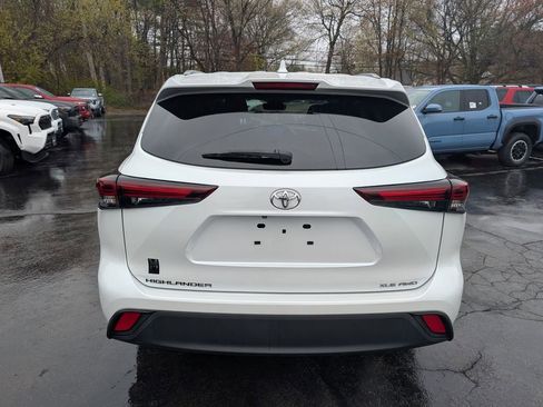 Certified 2024 Toyota Highlander XLE AWD/4WD image 7