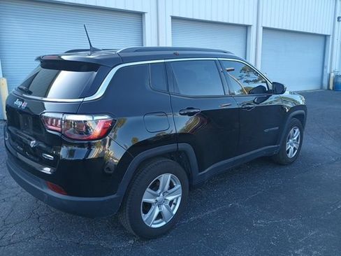 Used 2022 Jeep Compass Latitude FWD image 5