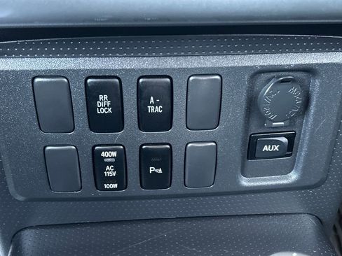 Used 2007 Toyota FJ Cruiser 4WD image 16