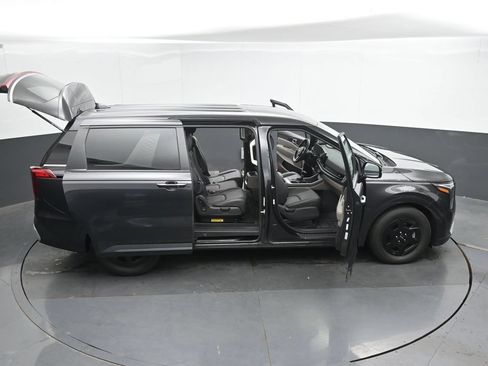 Used 2026 Kia Carnival FWD image 51