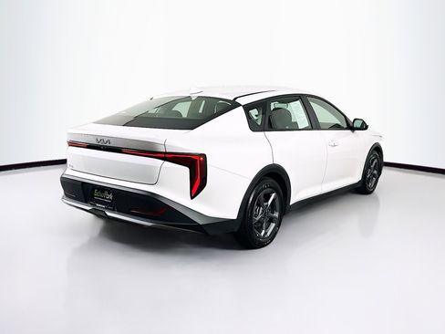 Used 2025 Kia K4 LXS image 9