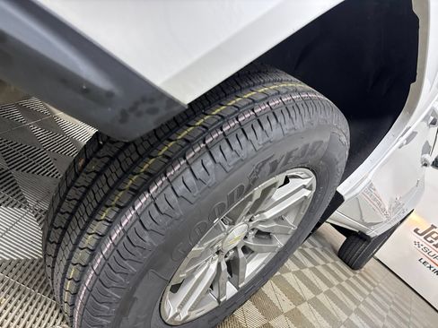 Used 2023 Chevrolet Colorado LT w/ LT Convenience Package II AWD/4WD image 33